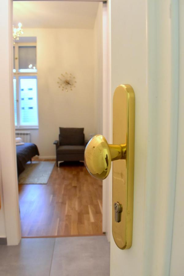 Lovely Apartment In Center Praga Zewnętrze zdjęcie