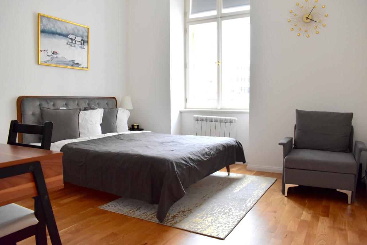 Lovely Apartment In Center Praga Zewnętrze zdjęcie
