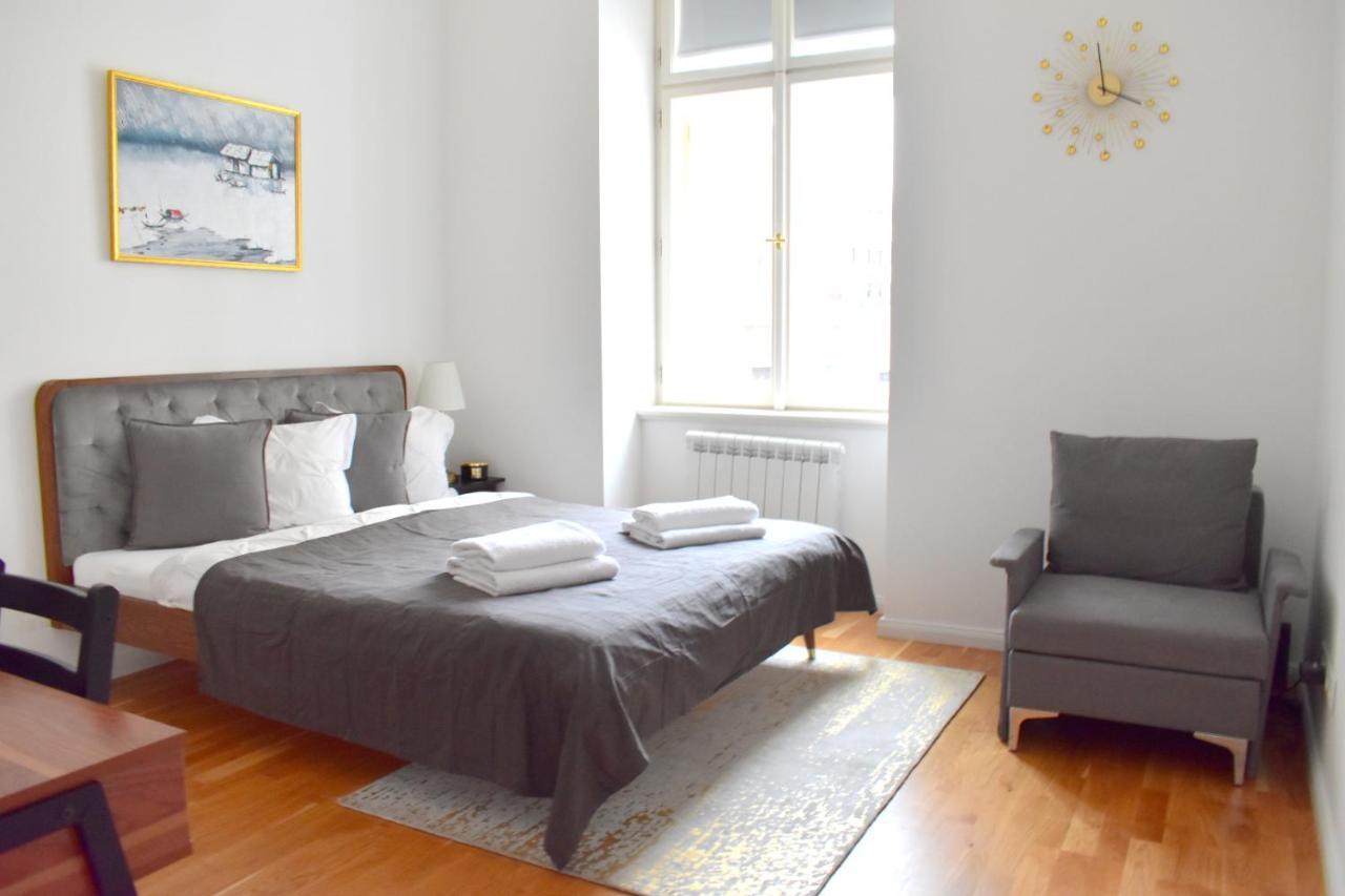 Lovely Apartment In Center Praga Zewnętrze zdjęcie